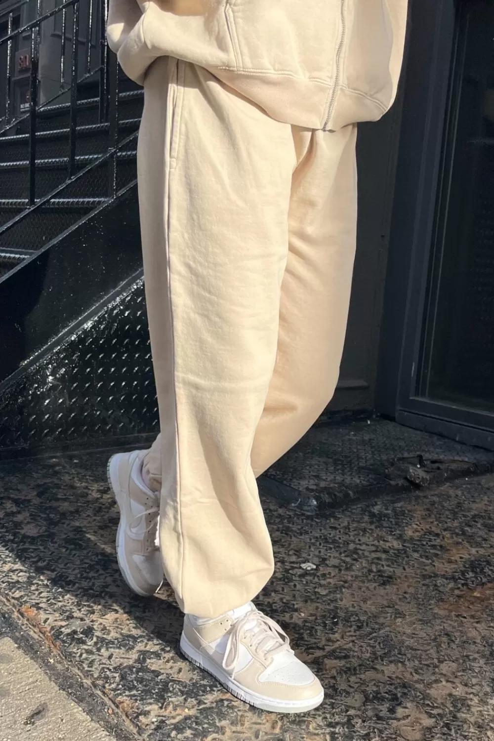 Brandy Melville Rosa Sweatpants